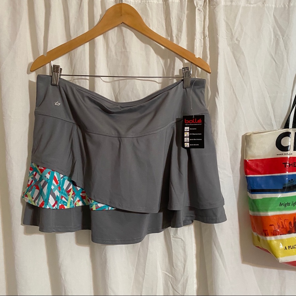 Bolle gray ruffled skort